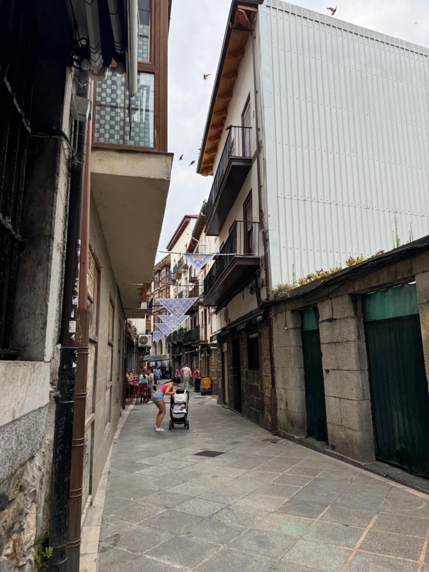 Апартаменты La Zona Mas Animada De Castro, Bares Y Restaurantes Кастро-Урдиалес Экстерьер фото
